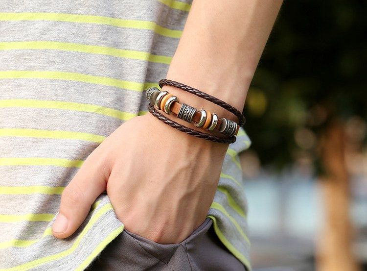 Men’s Guide to Bracelets: Style Tips for the Modern Man